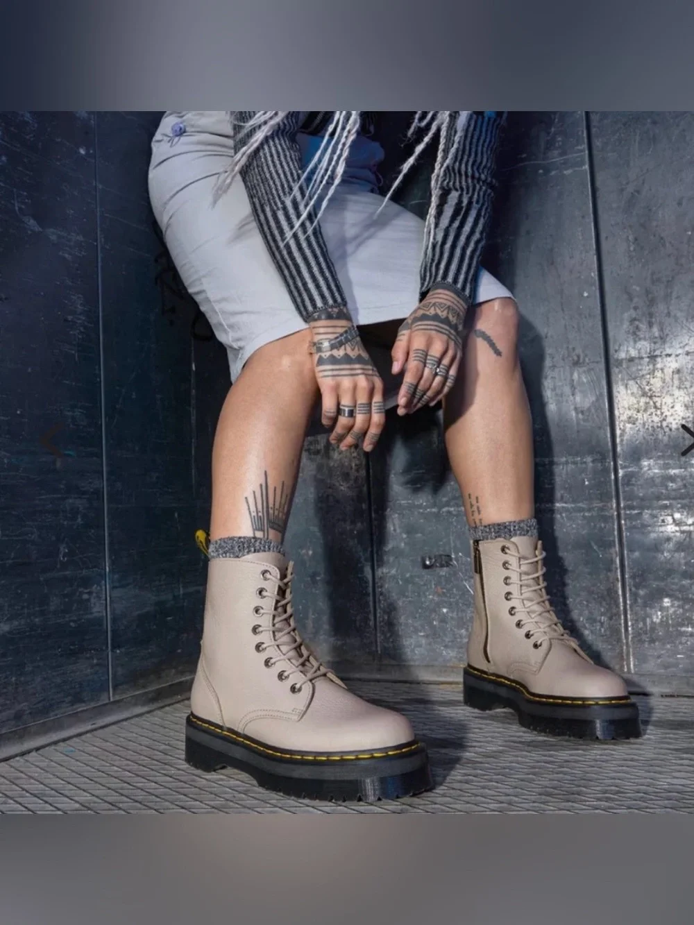 New Dr. Martens JADON III BOOT PISA LEATHER PLATFORMS. Size Women’s 9